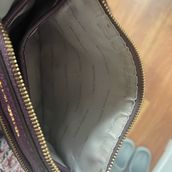 Michael Korrs Crossbody Bag and Matching Wallet - Picture 6 of 13